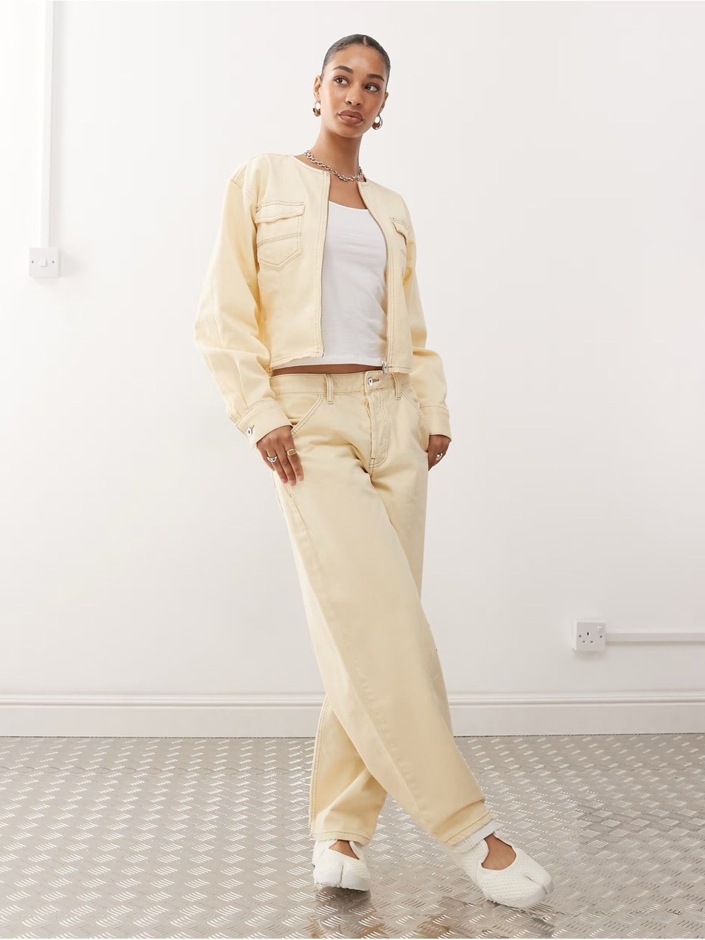 Collusion Buttermilk Yellow Low Rise Barrel Jeans